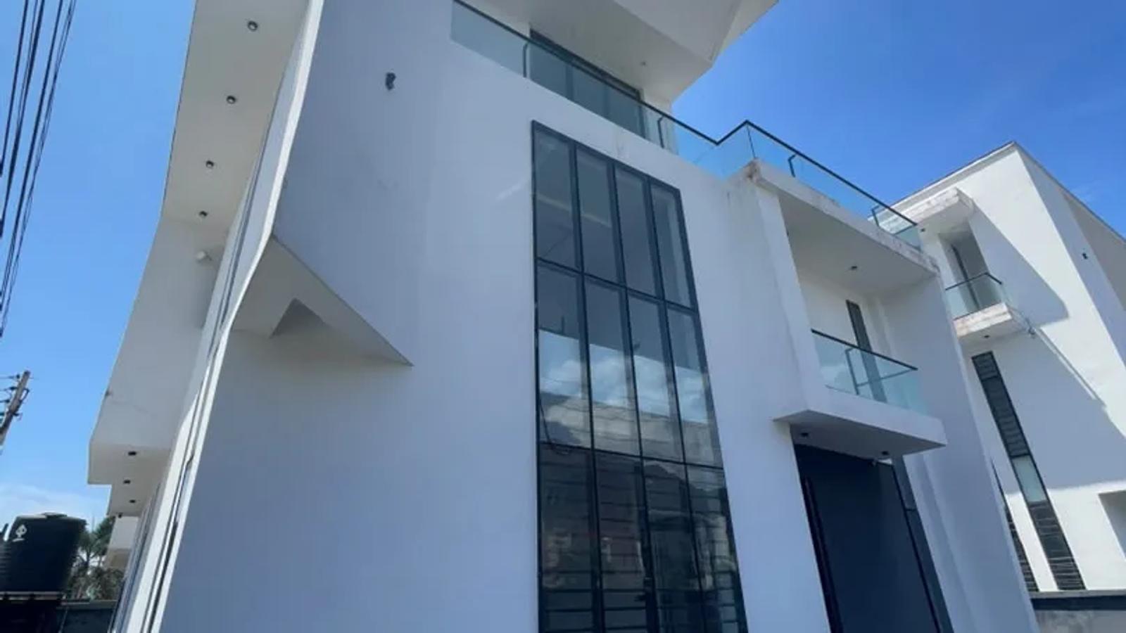 5 Bedroom Fully Detached Duplex