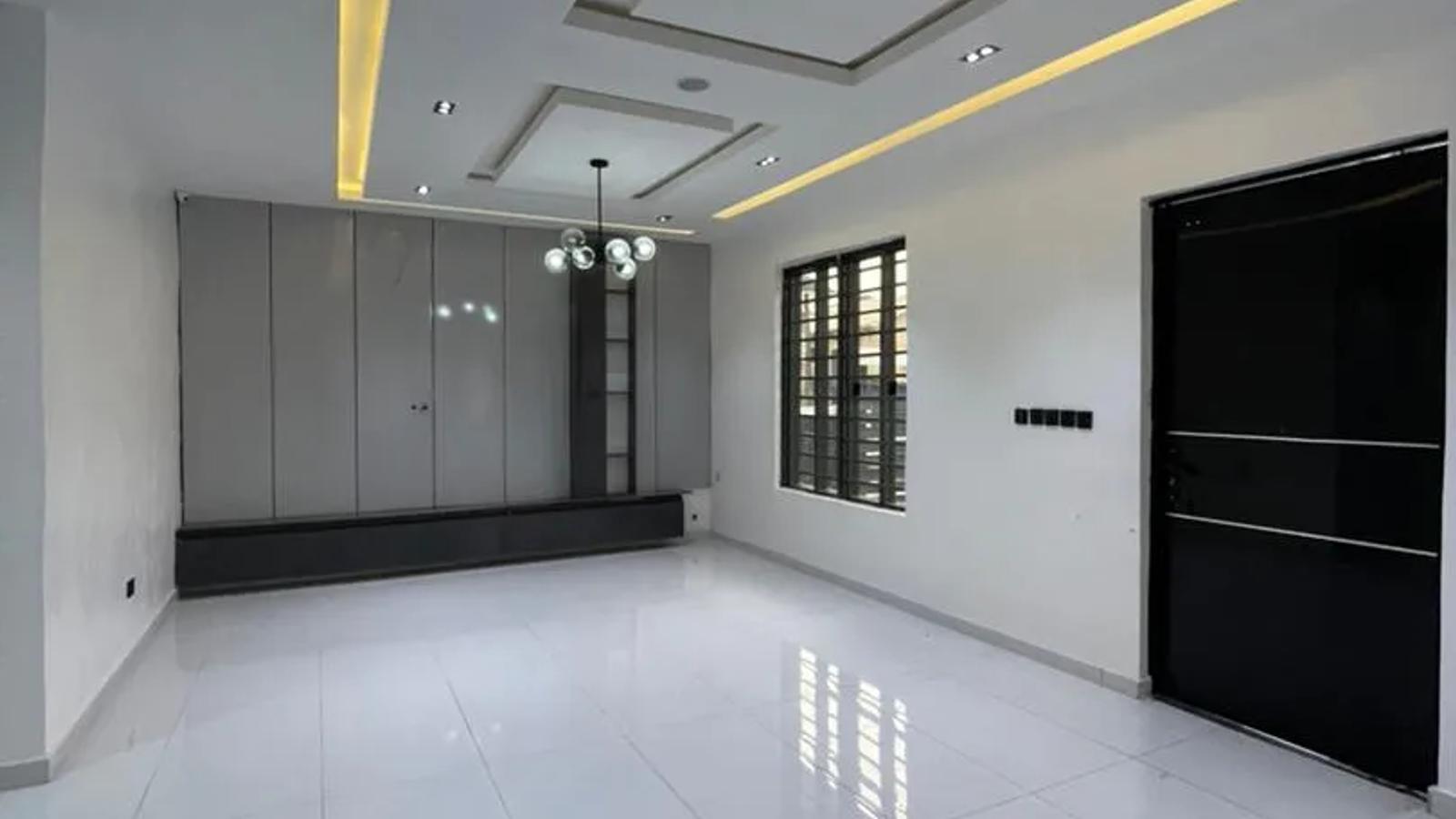 4 Bedroom Fully Detached Duplex