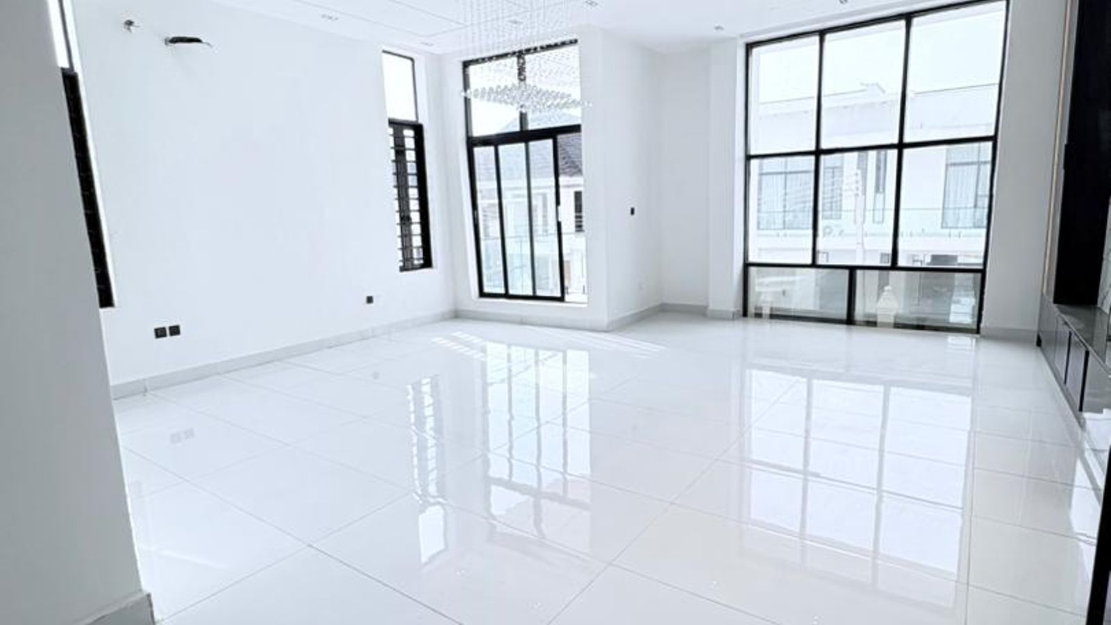 5 Bedroom Fully Detached Duplex