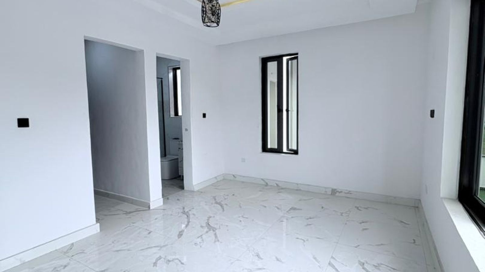 6 Bedroom Fully Detached Duplex