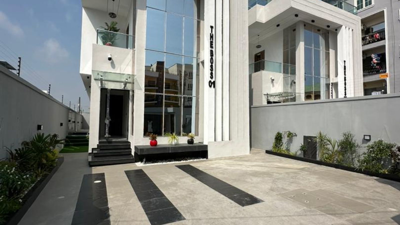 5 Bedroom Fully Detached Duplex