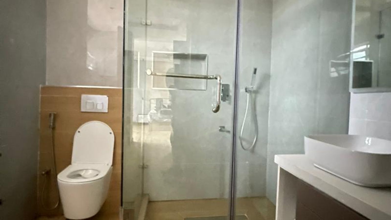 5 Bedroom Fully Detached Duplex