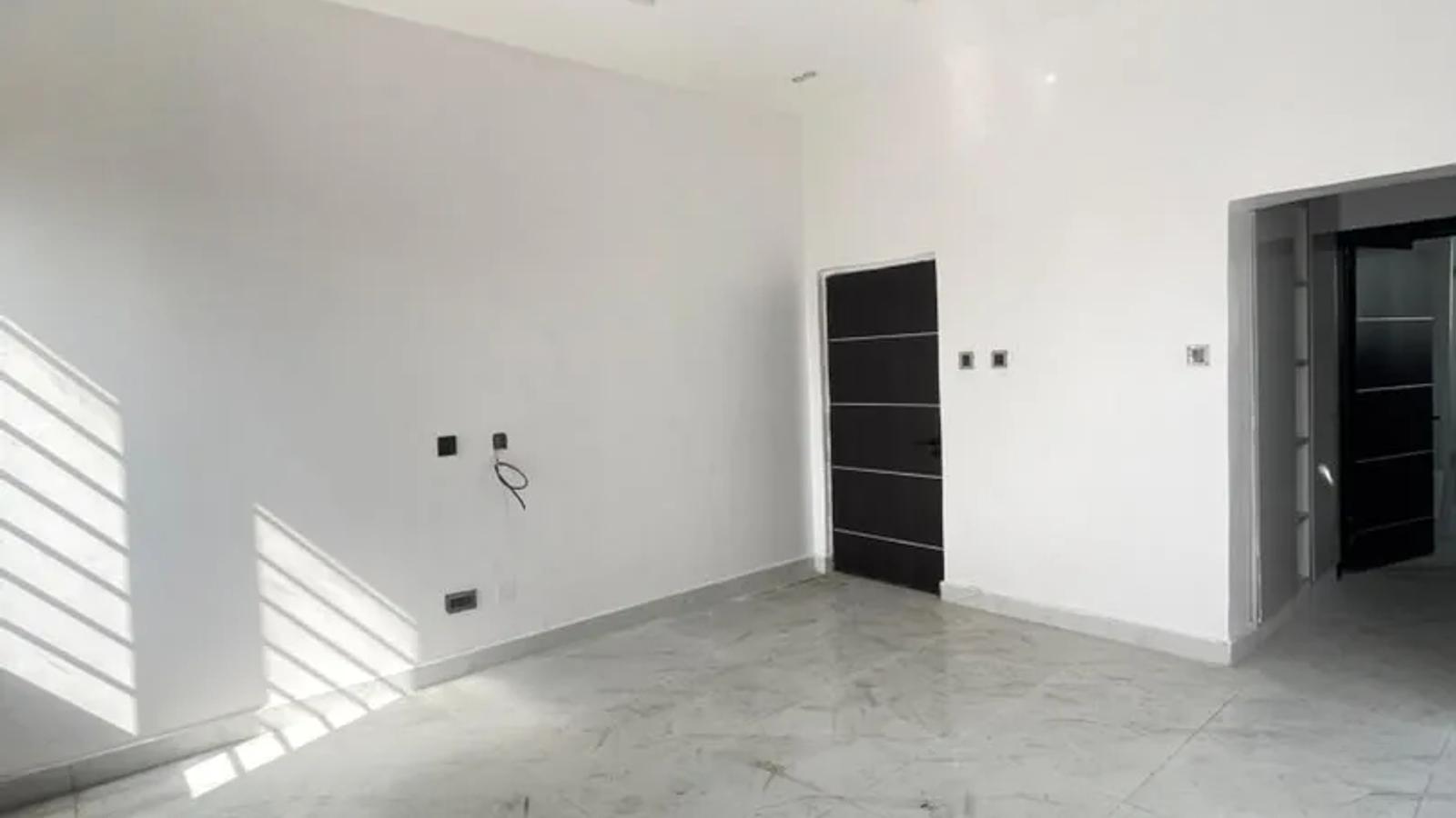 5 BEDROOM FULLY DETACHED DUPLEX WITH BQ