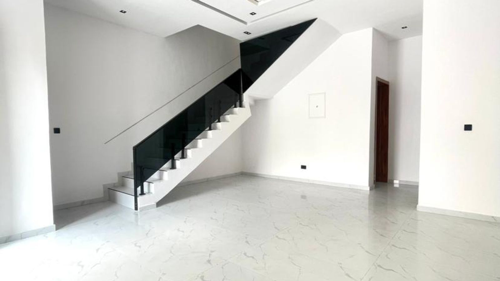 4 Bedroom Fully Detached Duplex