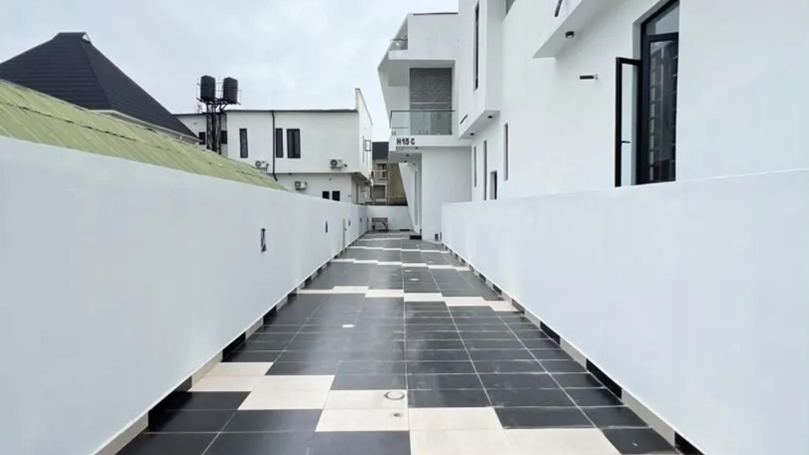 4 Bedroom Fully Detached Duplex