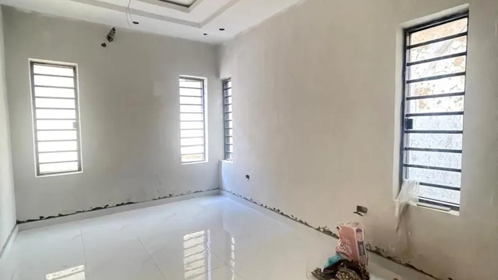 5 Bedroom Fully Detached Duplex