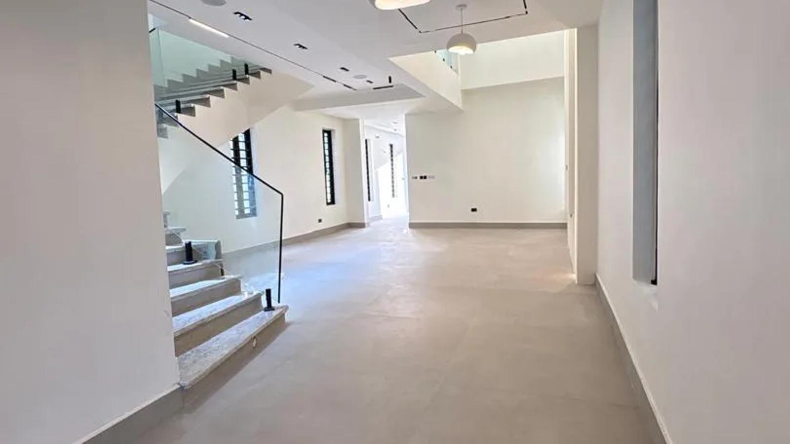 5 Bedroom Fully Detached Duplex
