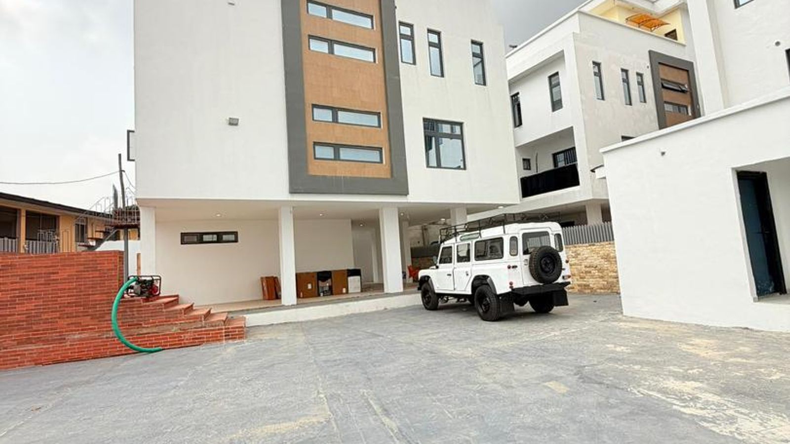5 Bedroom Fully Detached Duplex