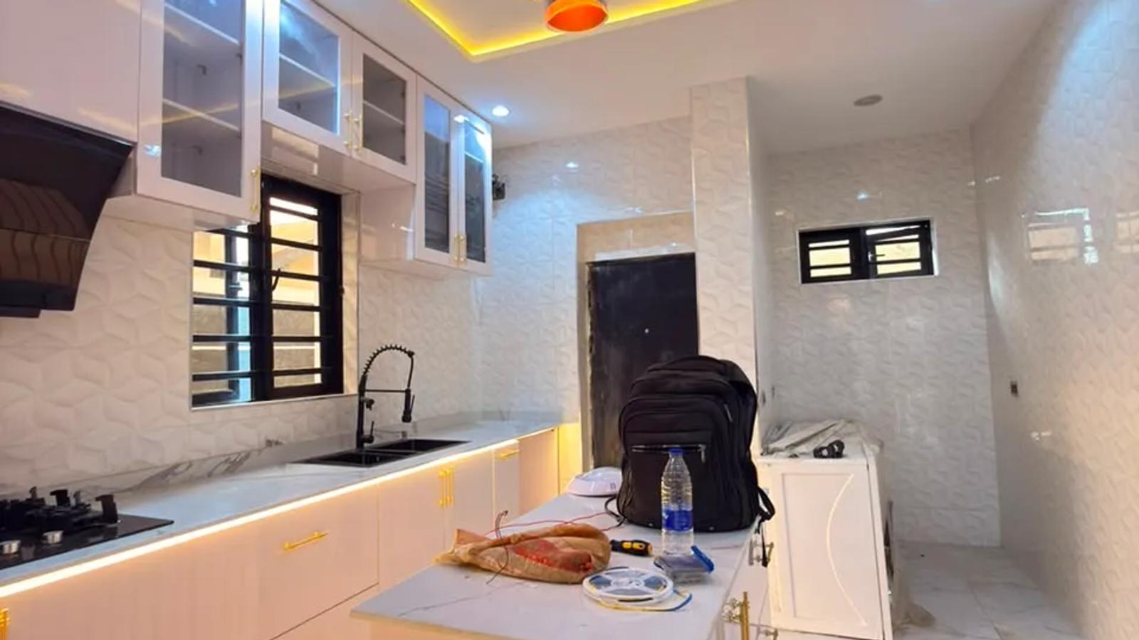 5 Bedroom Fully Detached Duplex