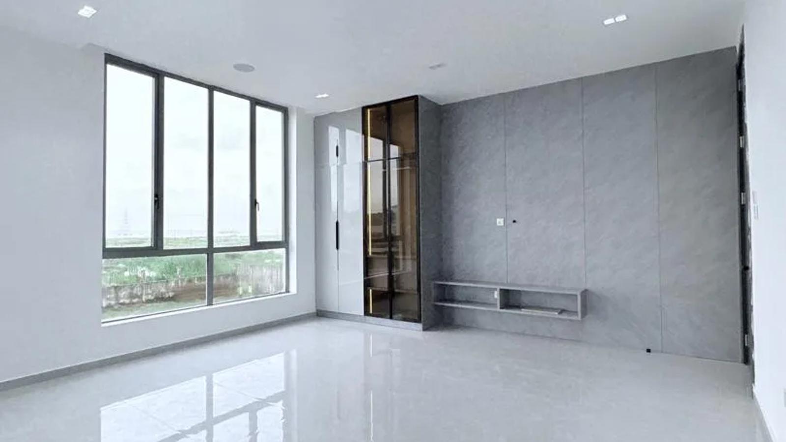 5 Bedroom Fully Detached Duplex