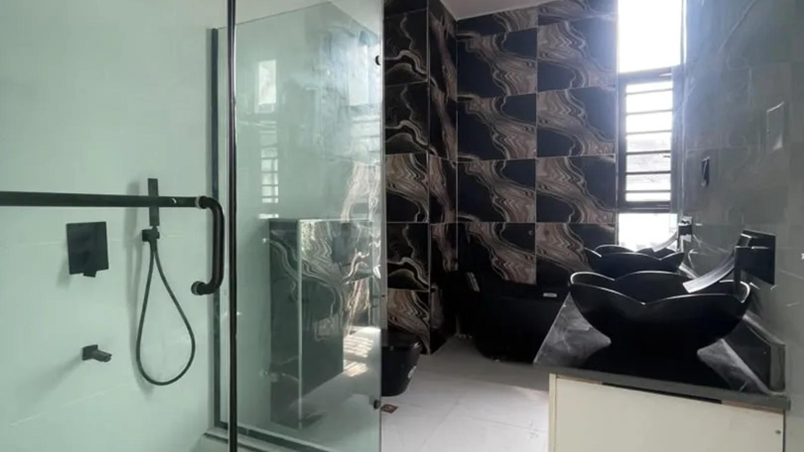 4 BEDROOM SEMI-DETACHED DUPLEX WITH BQ