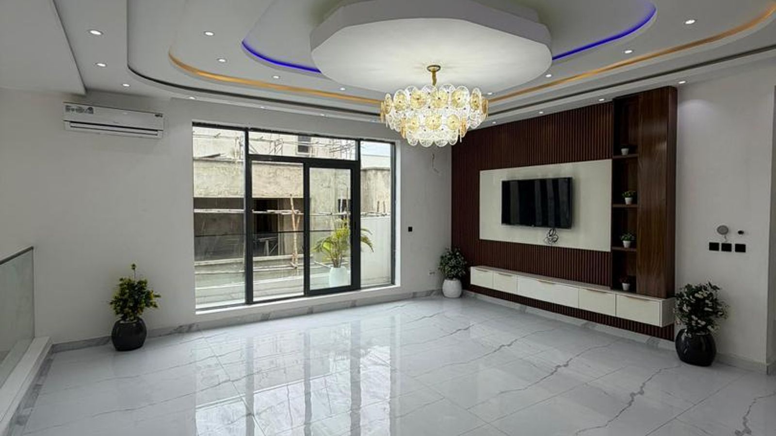 5 Bedroom Fully Detached Duplex