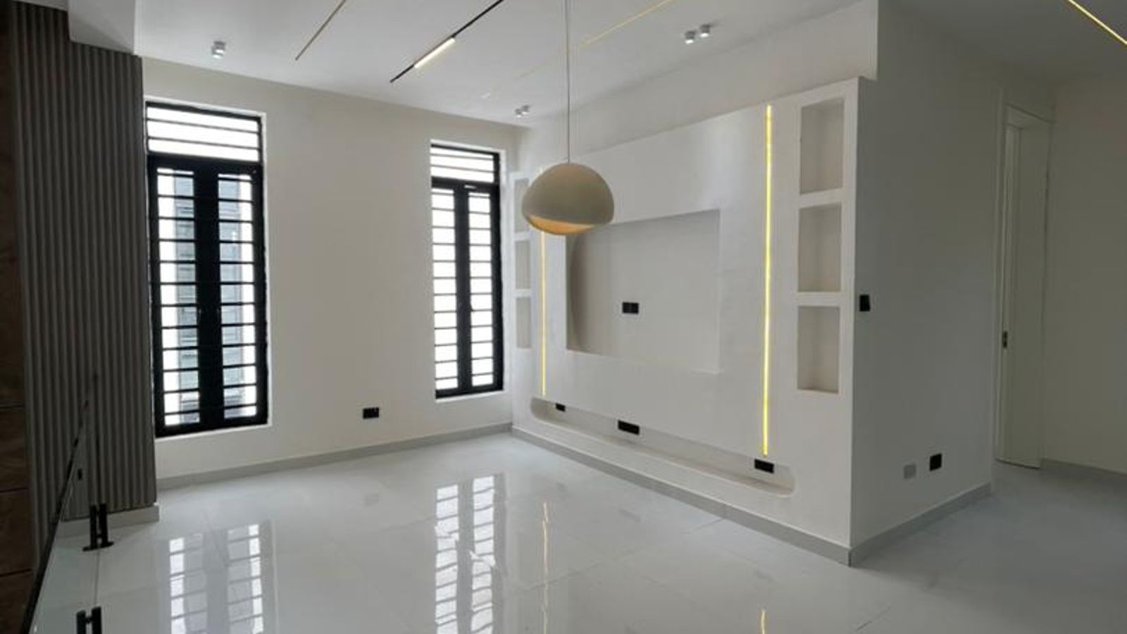5 Bedroom Fully Detached Duplex