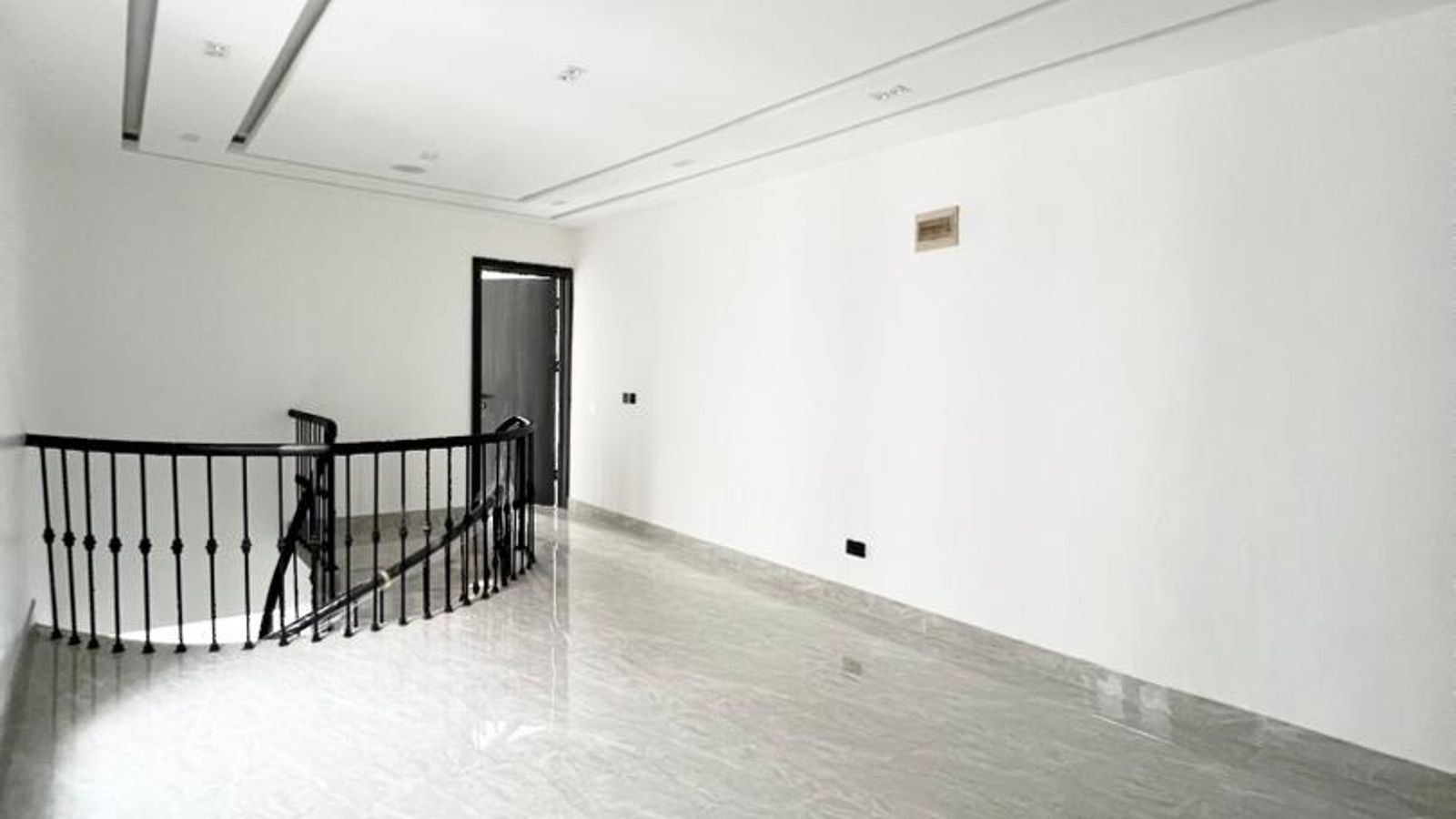 5 Bedroom Fully Detached Duplex