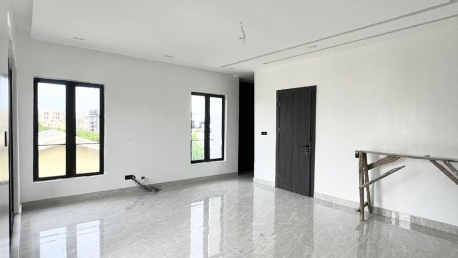 5 Bedroom Fully Detached Duplex