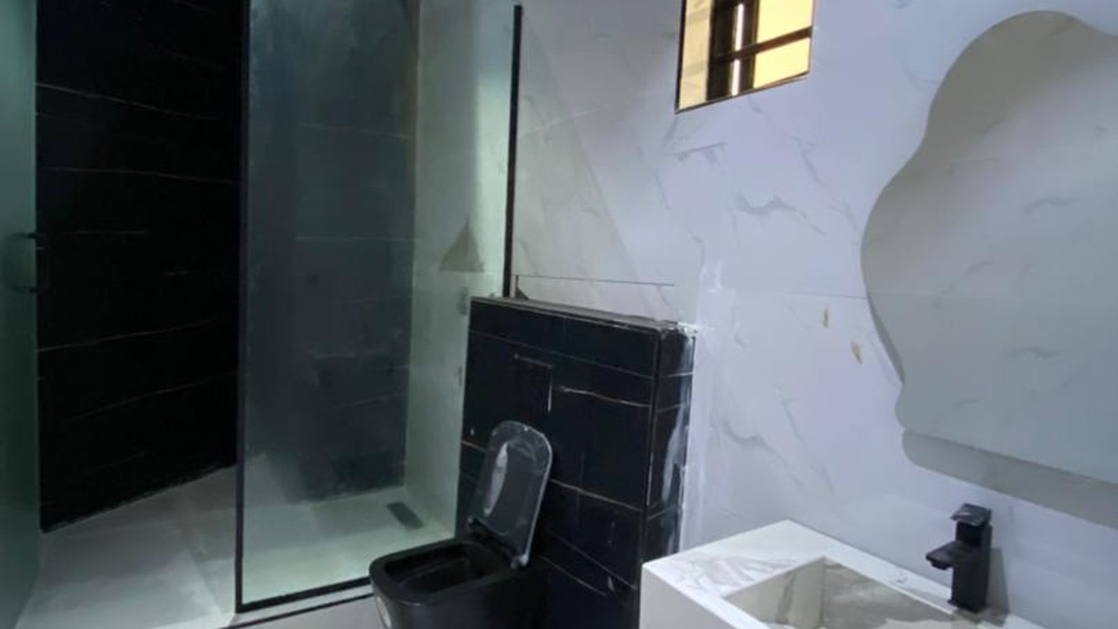 5 Bedroom Fully Detached Duplex