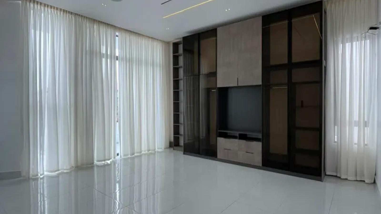 5 Bedroom Fully Detached Duplex