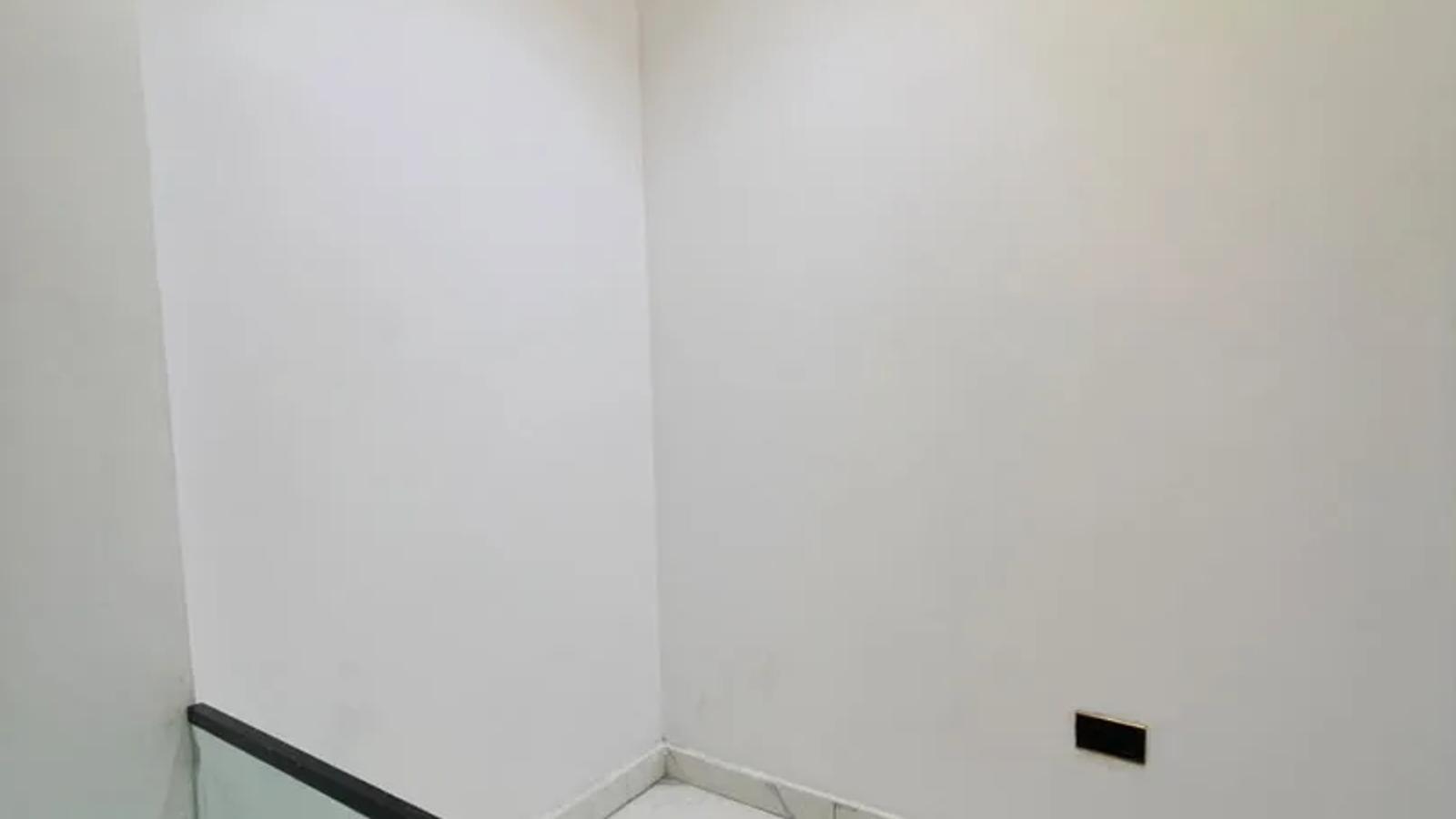 4 BEDROOM FULLY DETACHED DUPLEX