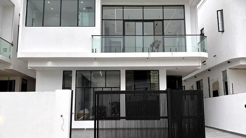 4 Bedroom Fully Detached Duplex
