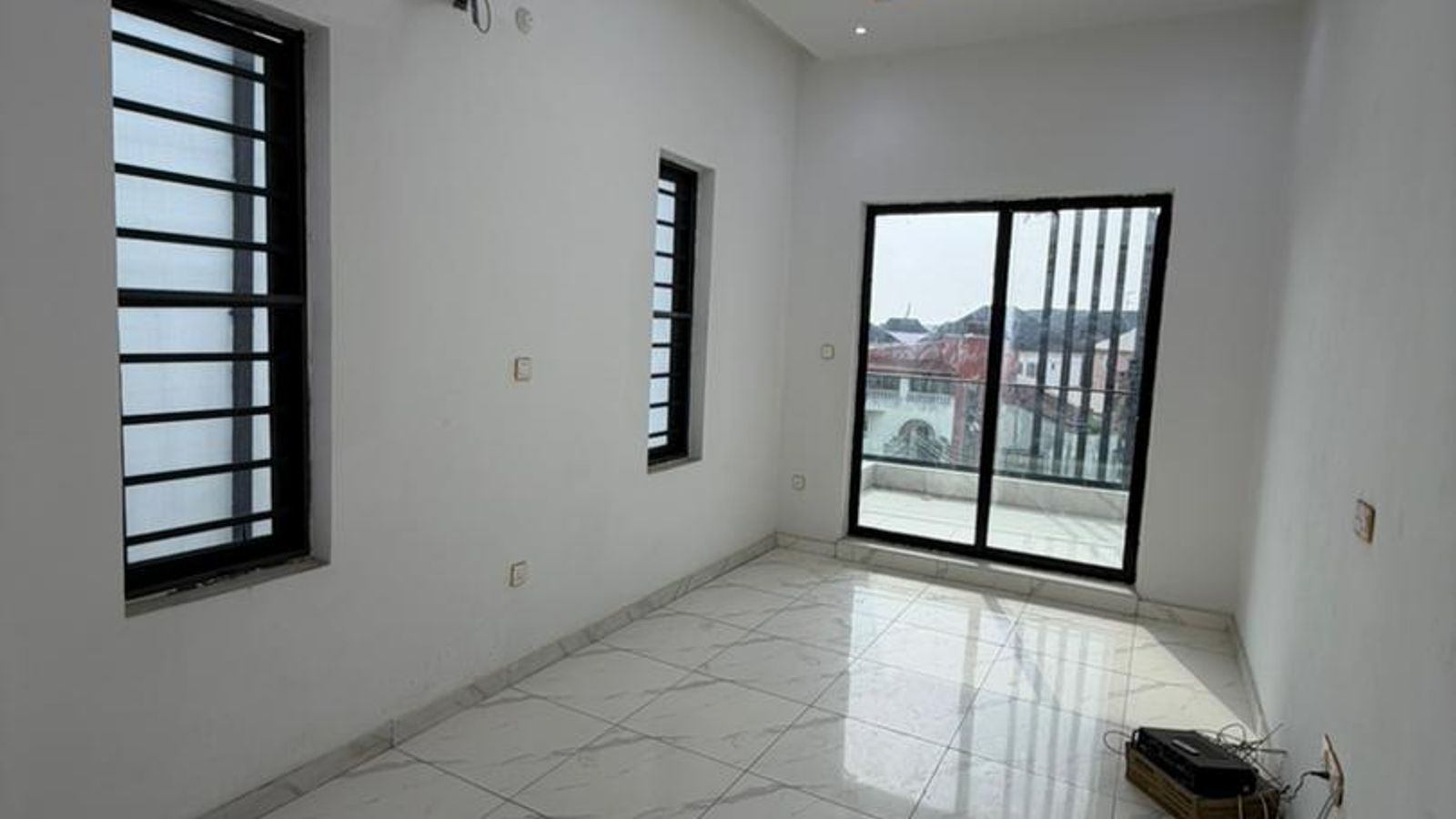 5 Bedroom Fully Detached Duplex