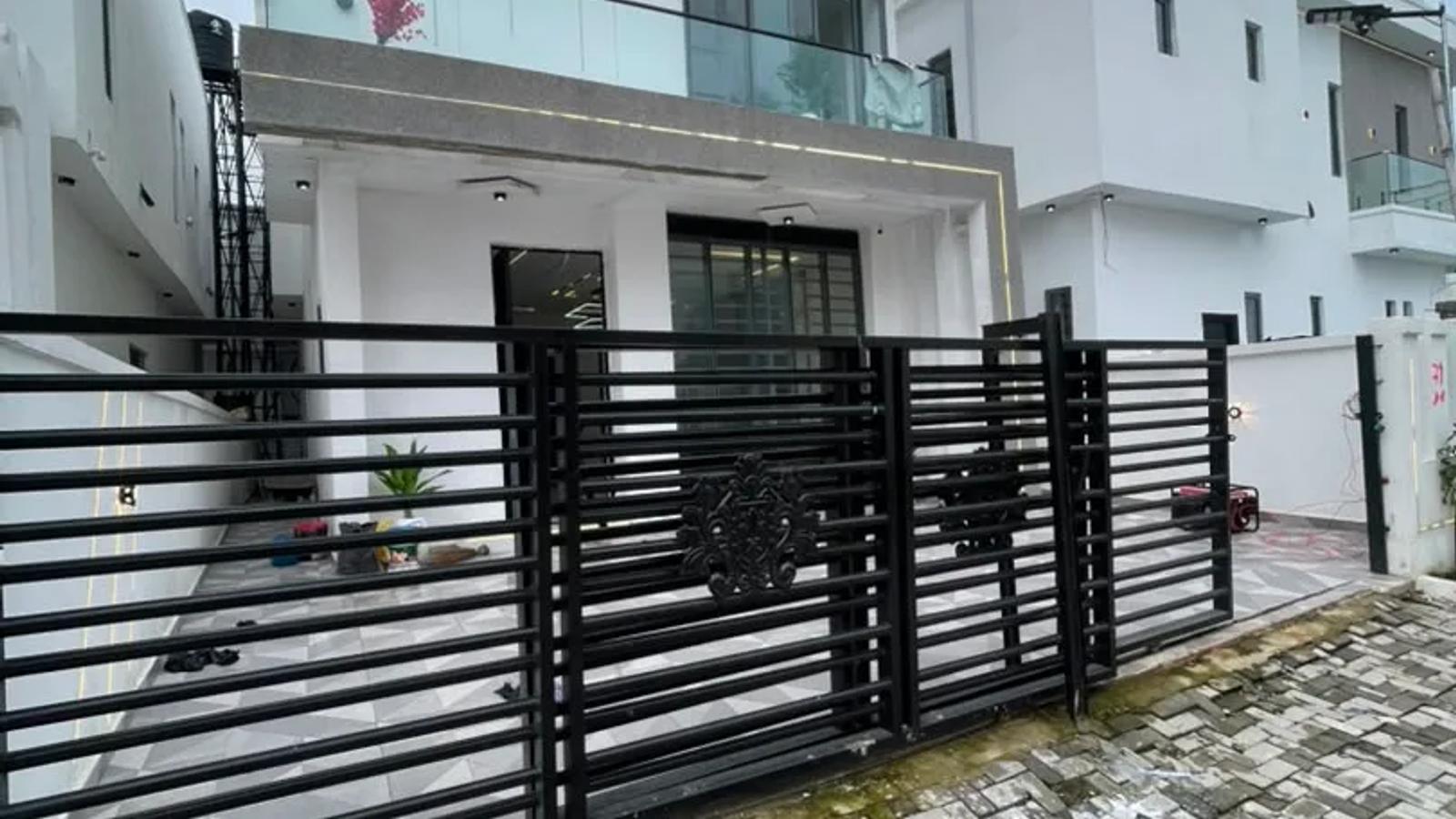 4 Bedroom Fully Detached Duplex