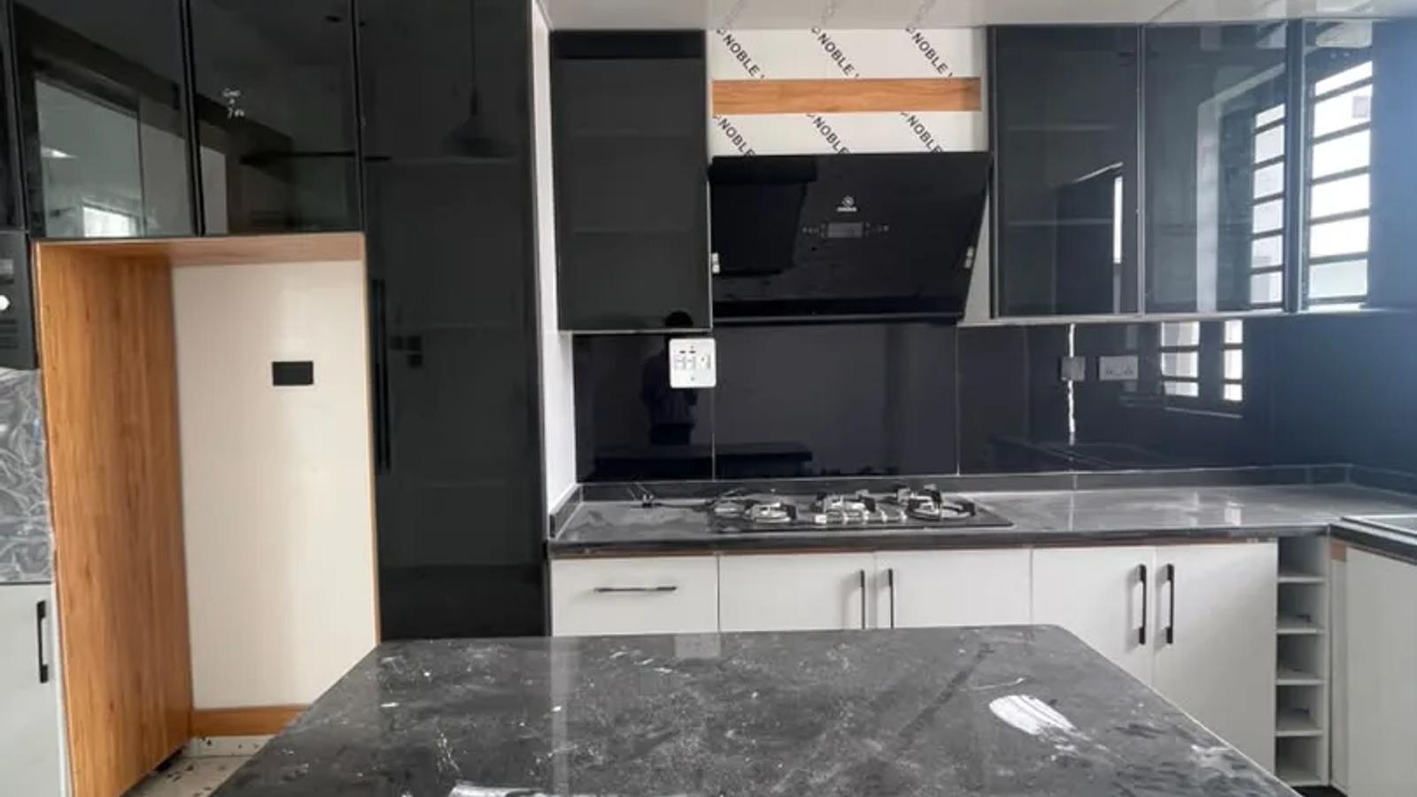 4 BEDROOM FULLY-DETACHED DUPLEX WITH BQ