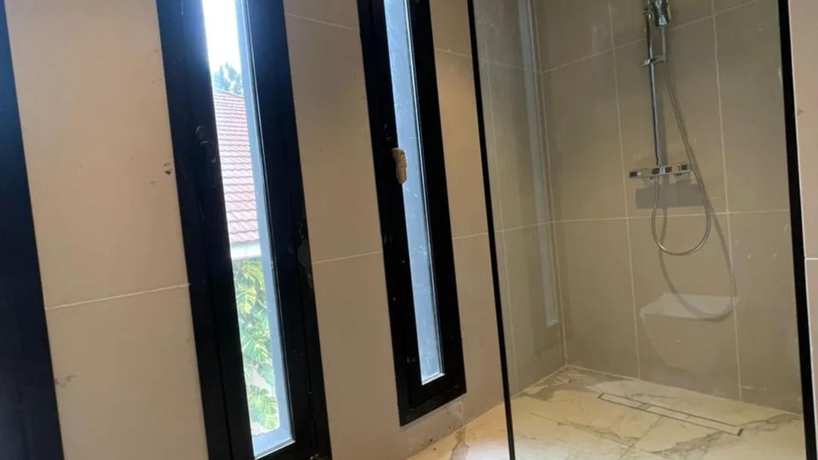 5 Bedroom Fully Detached Duplex