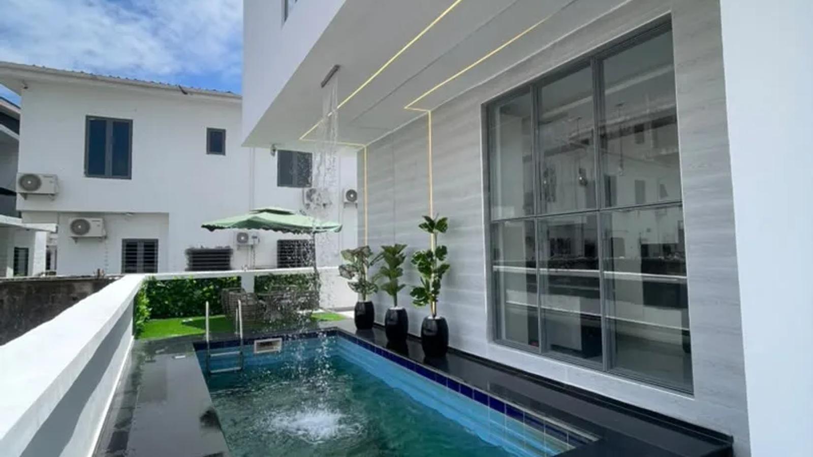 5 Bedroom Fully Detached Duplex