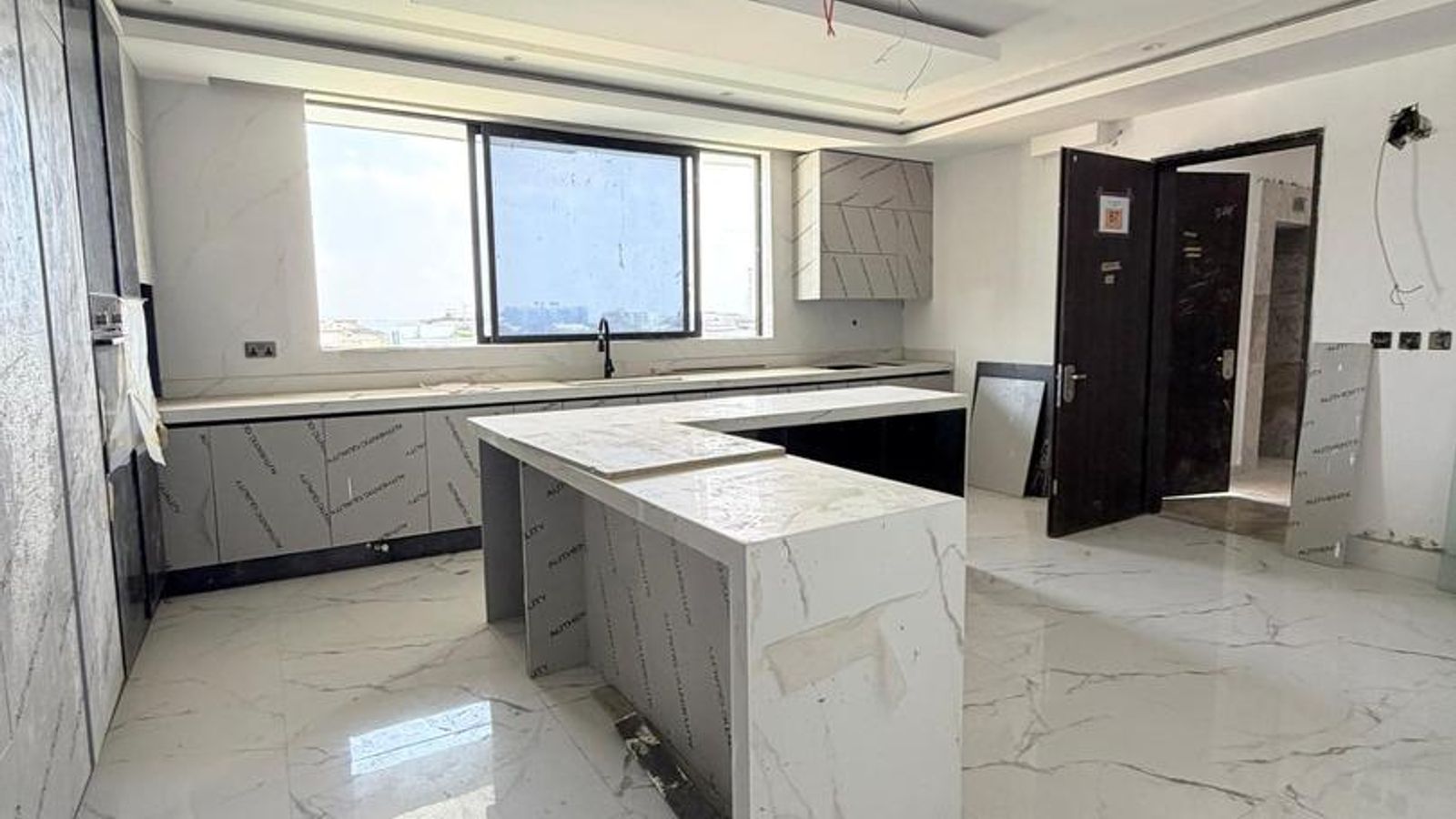 4 Bedroom Maisonette