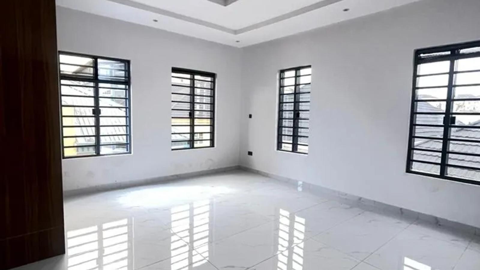 5 Bedroom Fully Detached Duplex
