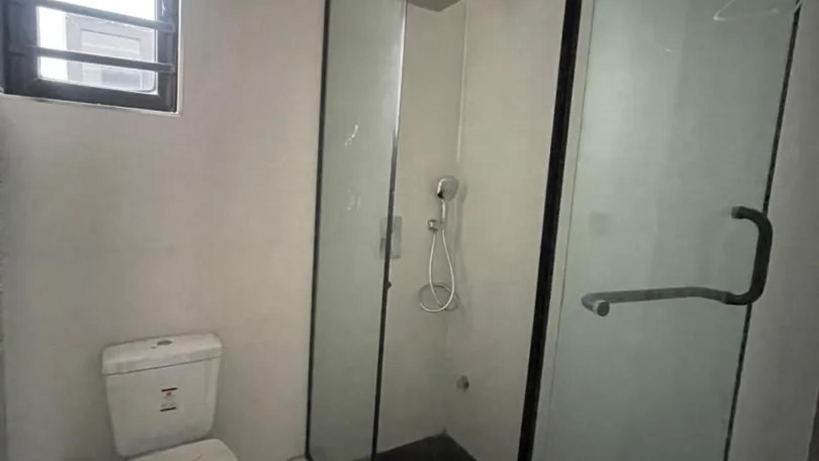 5 Bedroom Fully Detached Duplex