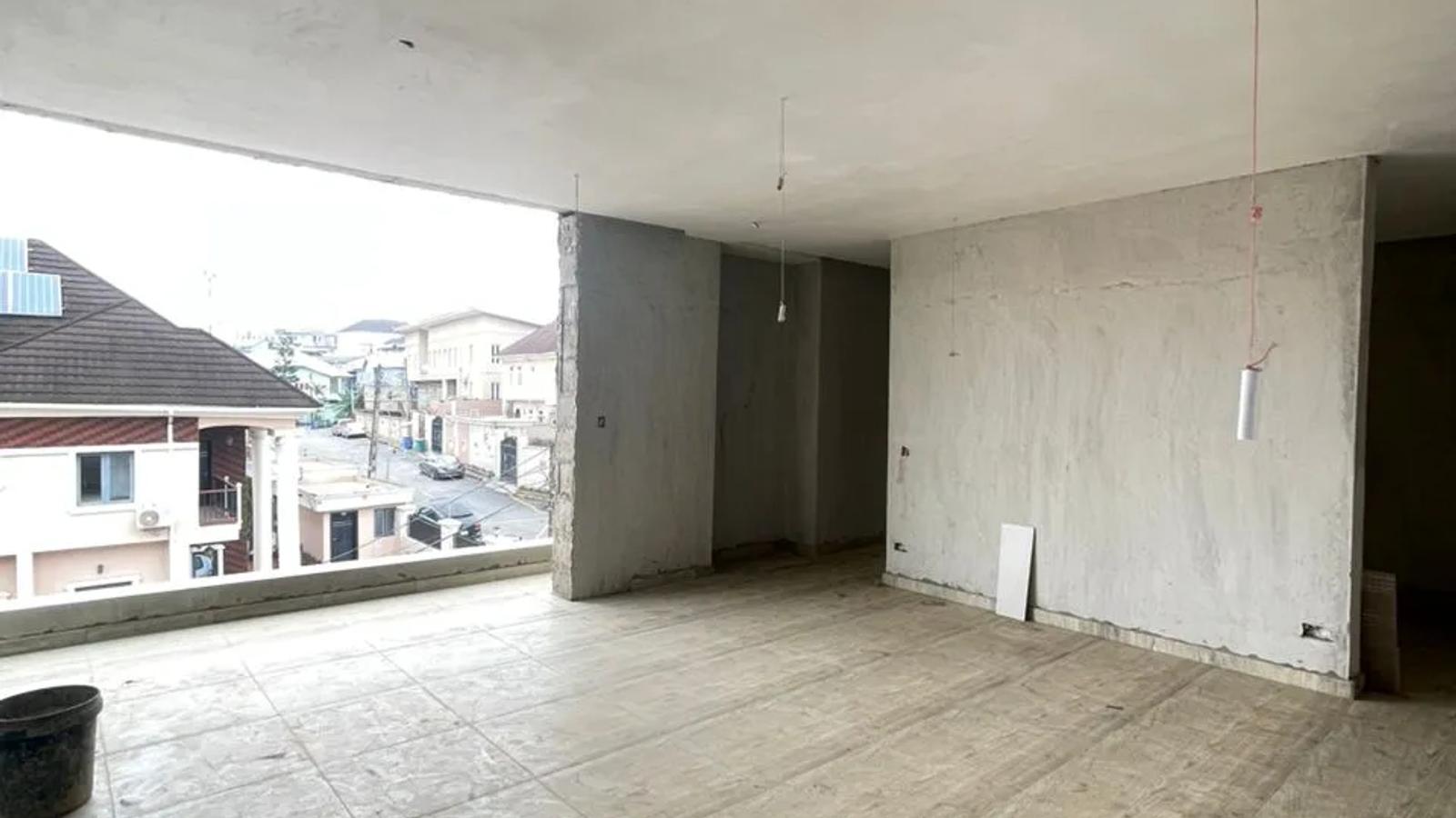 4 BEDROOM FULLY DETACHED DUPLEX