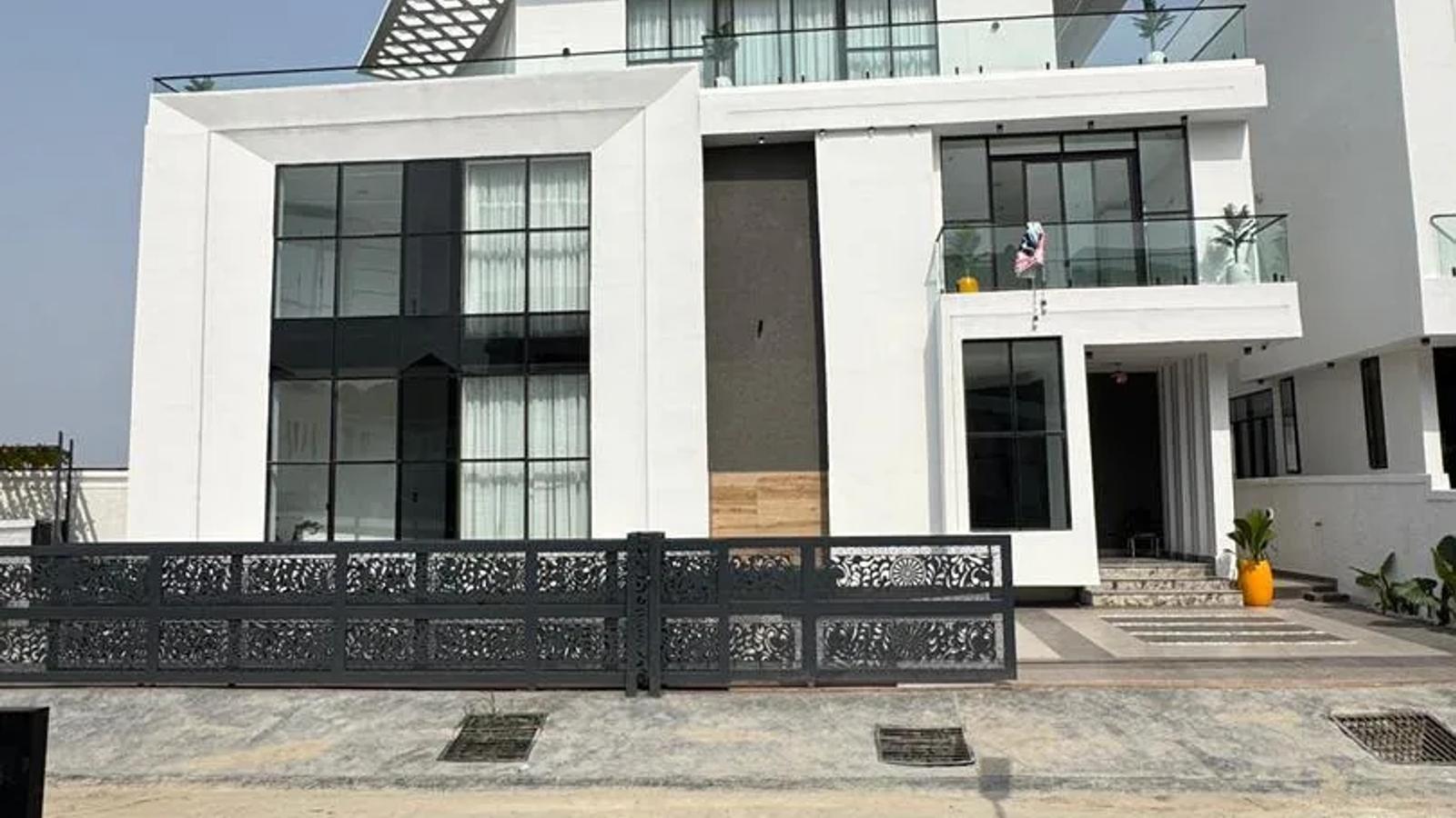 5 Bedroom Fully Detached Duplex