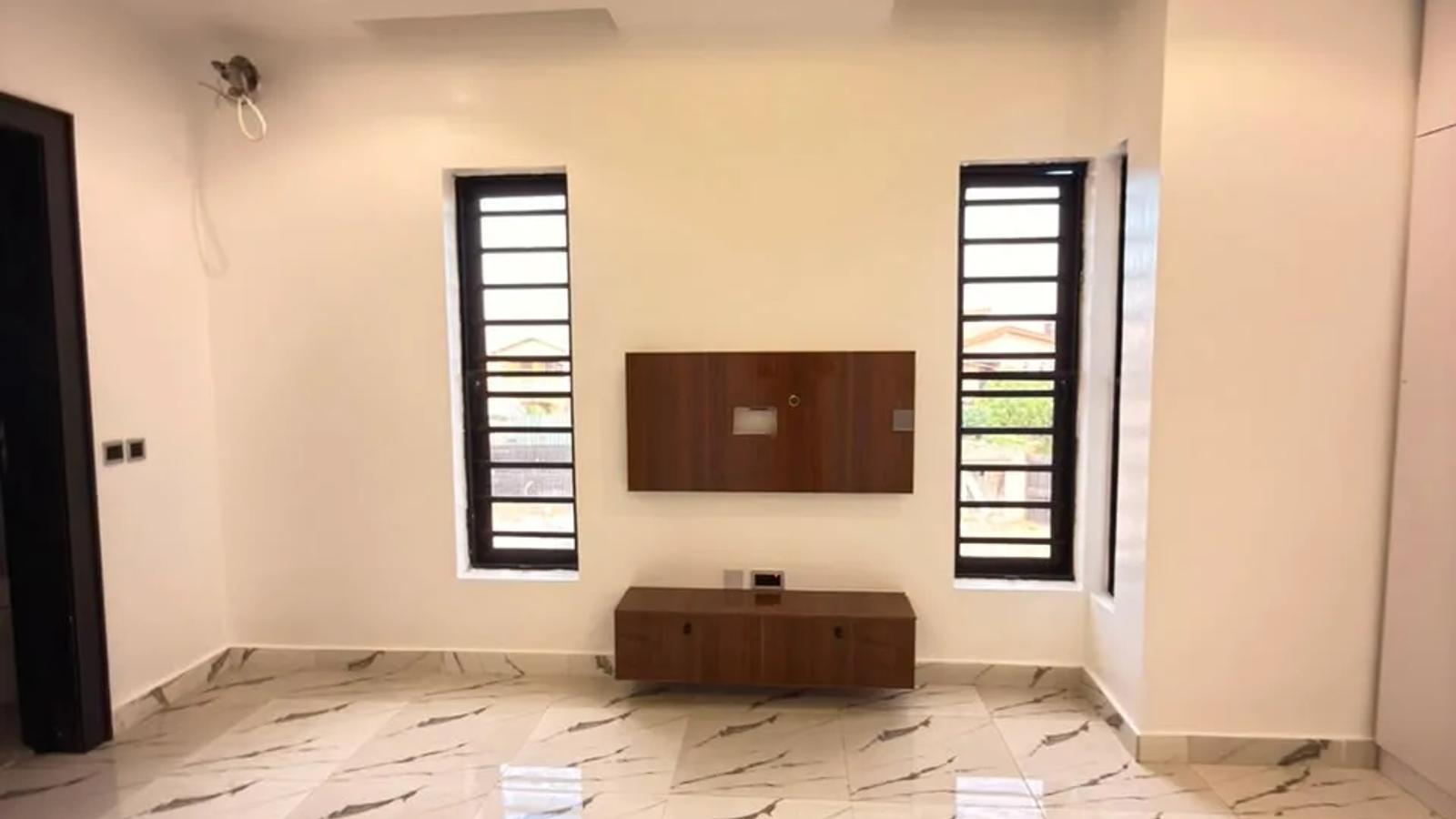 5 Bedroom Fully Detached Duplex