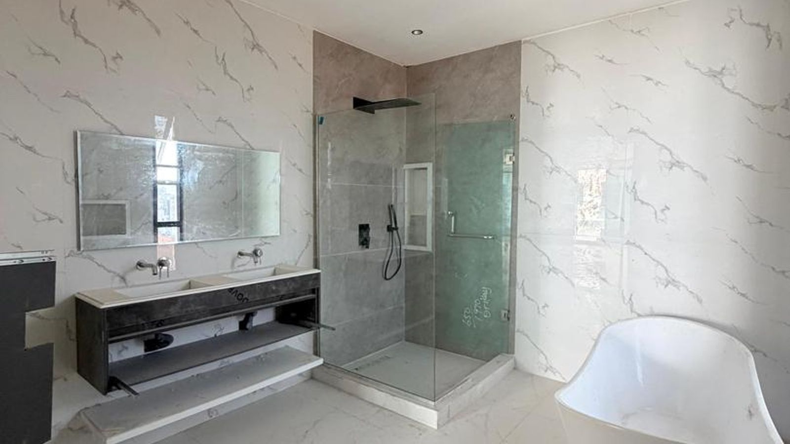 4 Bedroom Maisonette