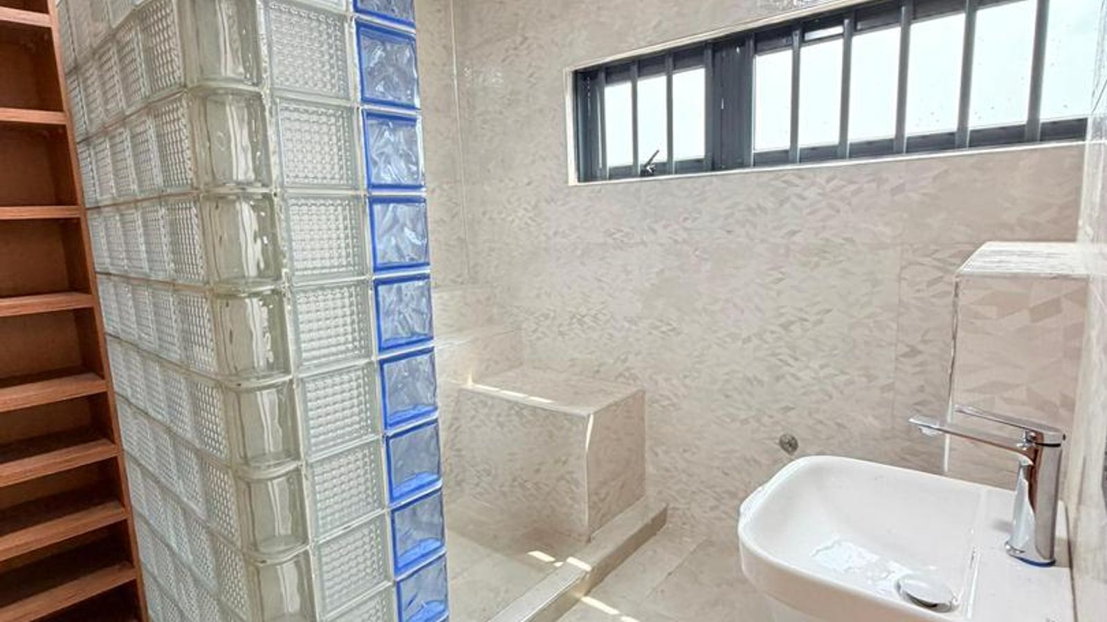 5 Bedroom Fully Detached Duplex