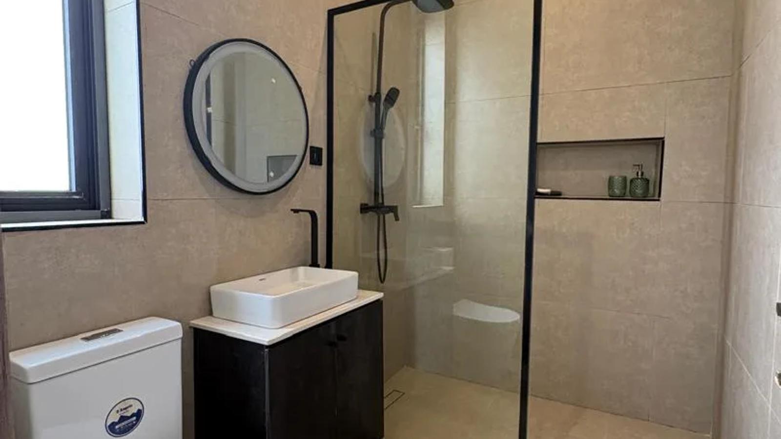 5 Bedroom Fully Detached Duplex