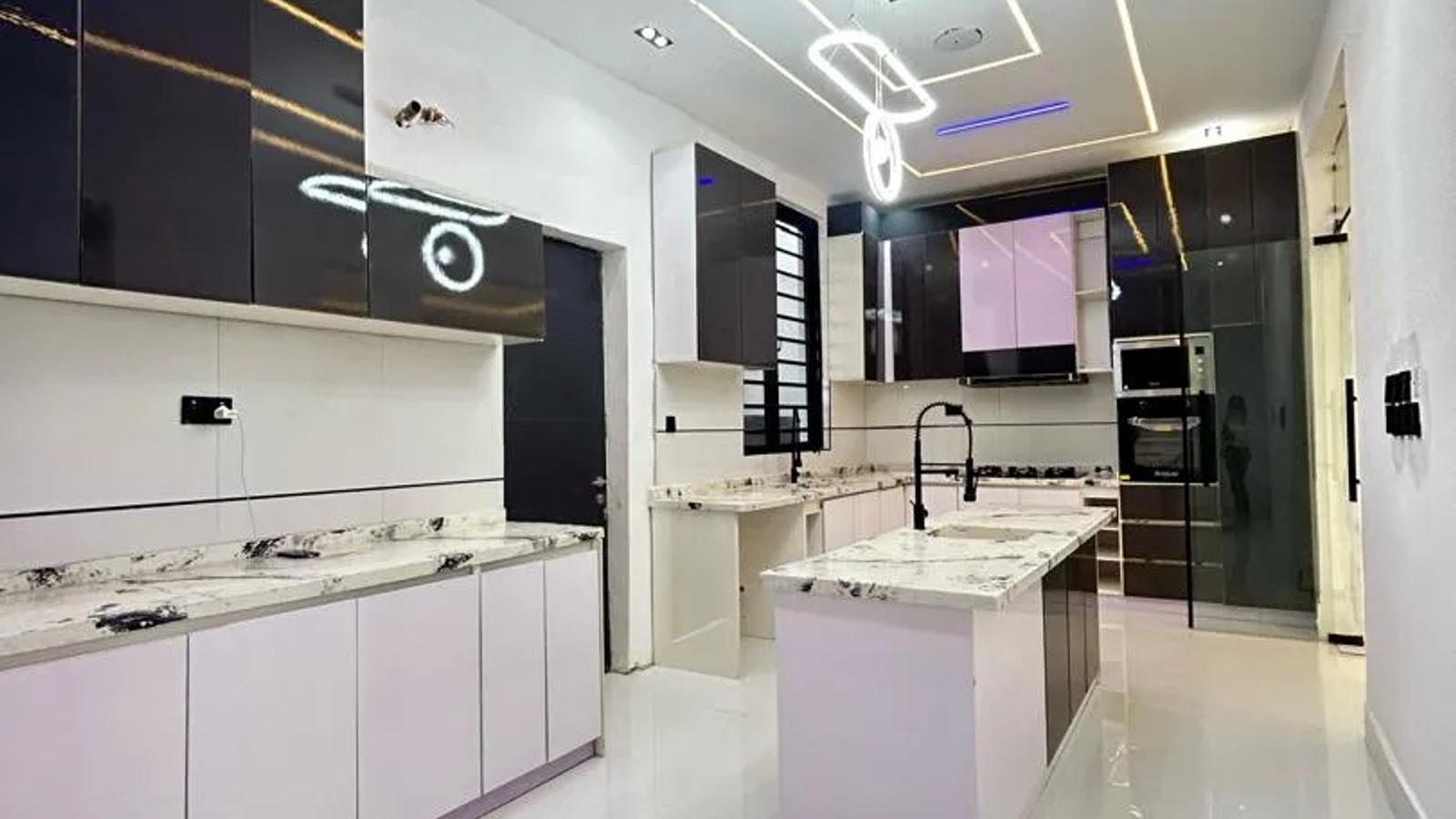5 Bedroom Fully Detached Duplex