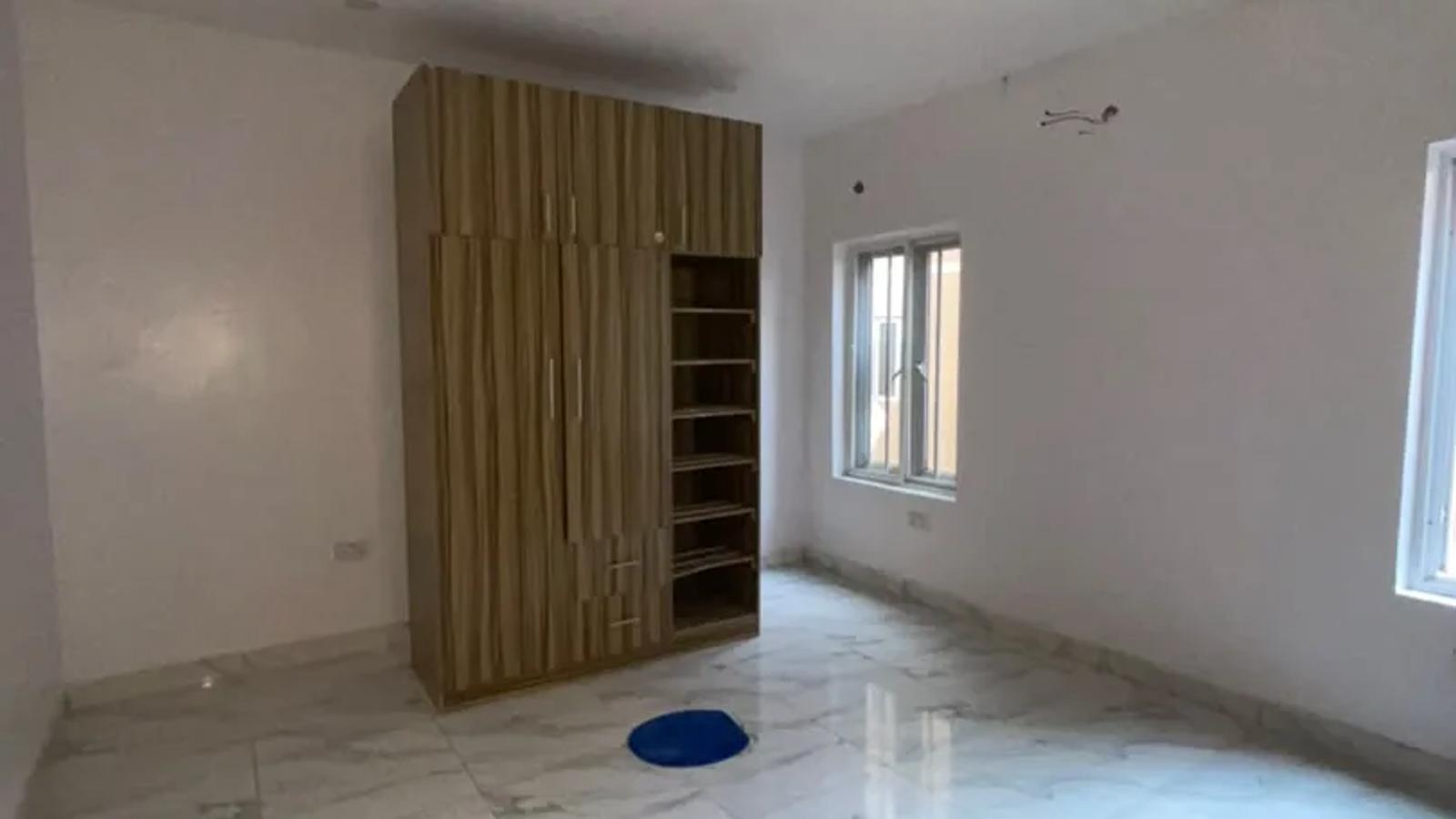 5 Bedroom Semi Detached Duplex