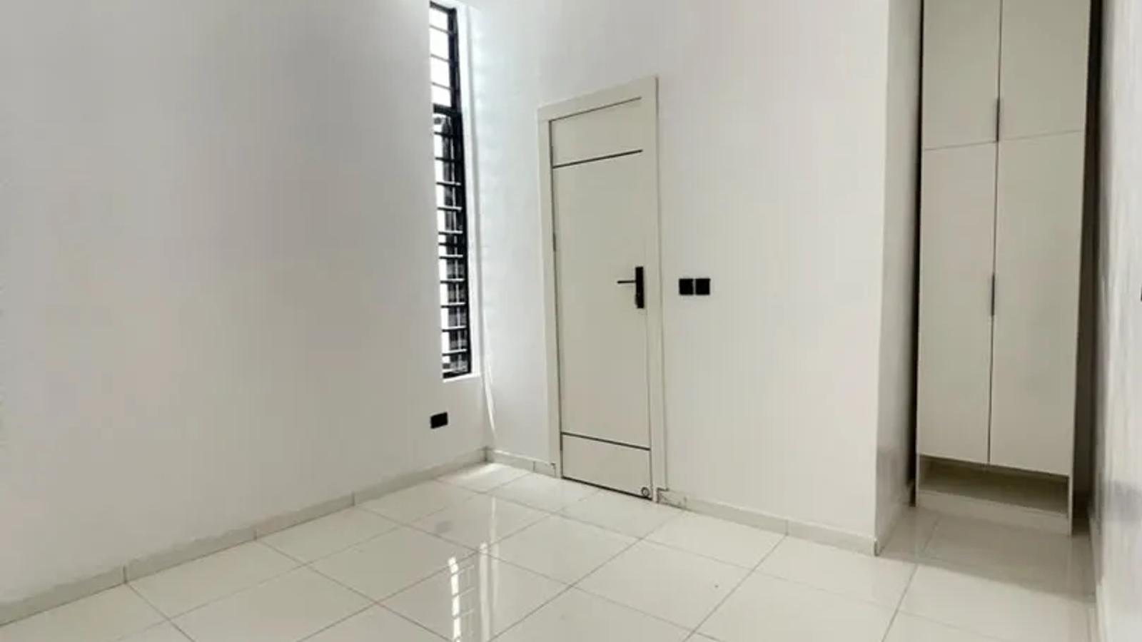 5 Bedroom fully Detached Duplex