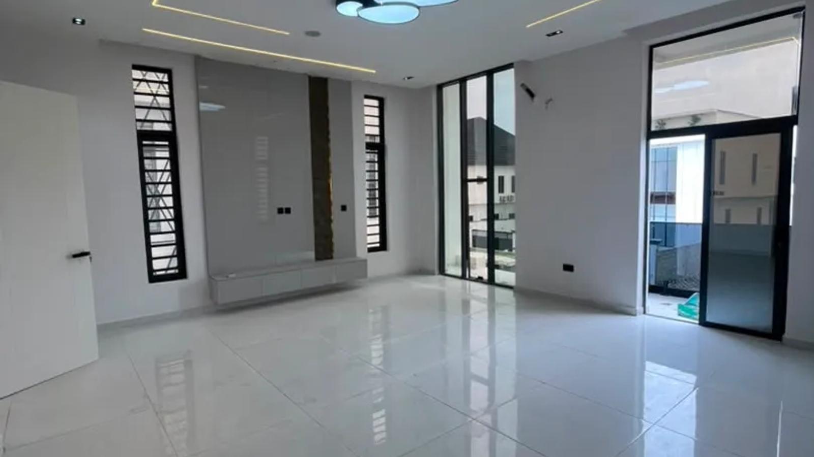 5 Bedroom Fully Detached Duplex