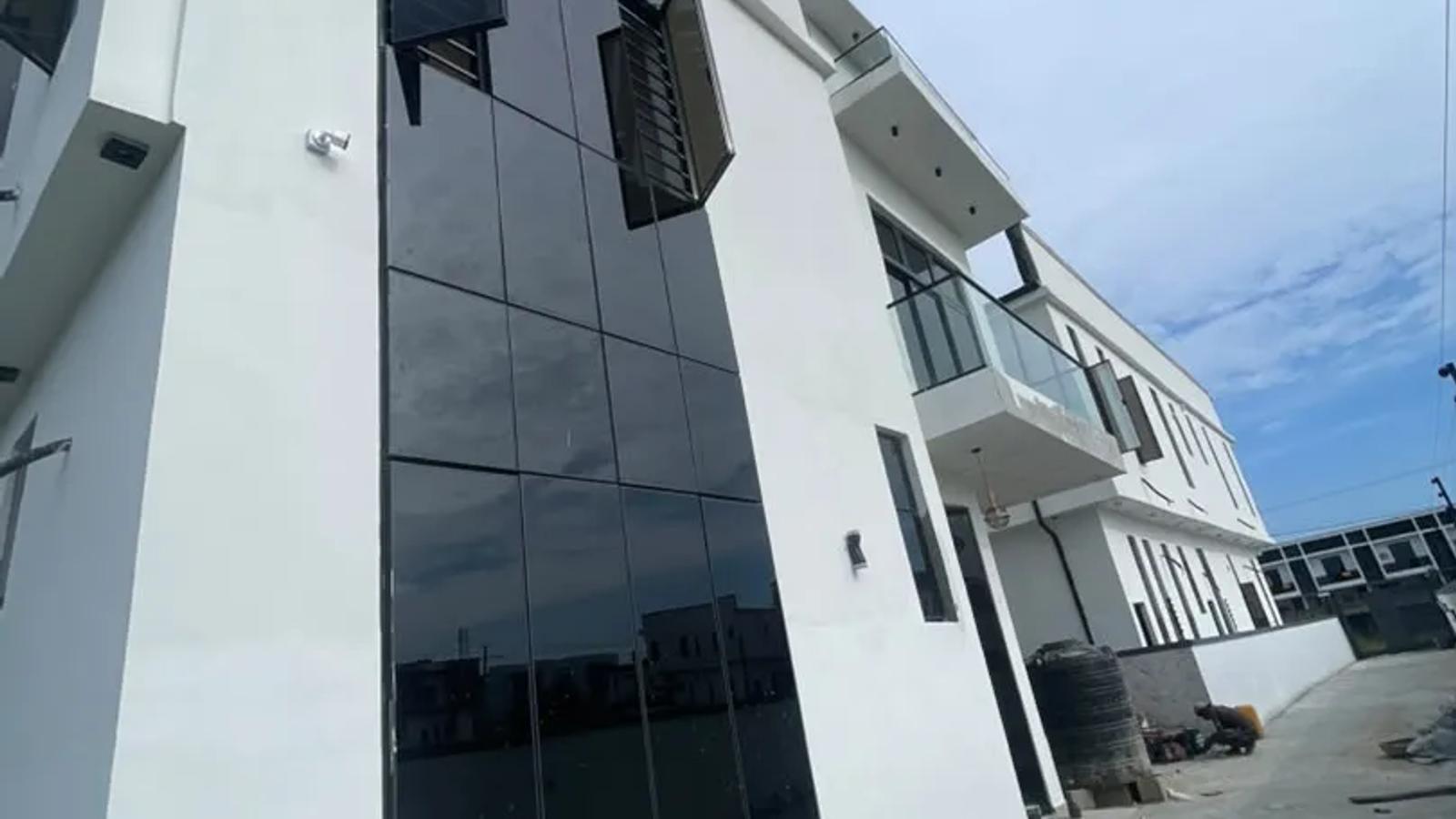 5 Bedroom Fully Detached Duplex