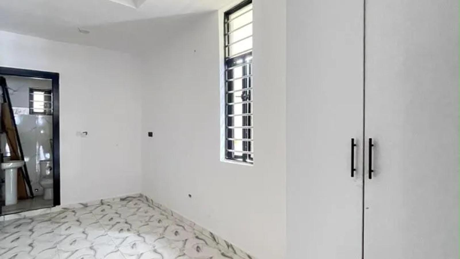 4 BEDROOM SEMI-DETACHED DUPLEX