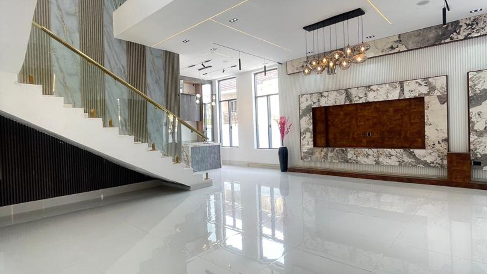 5 Bedroom Fully Detached Duplex