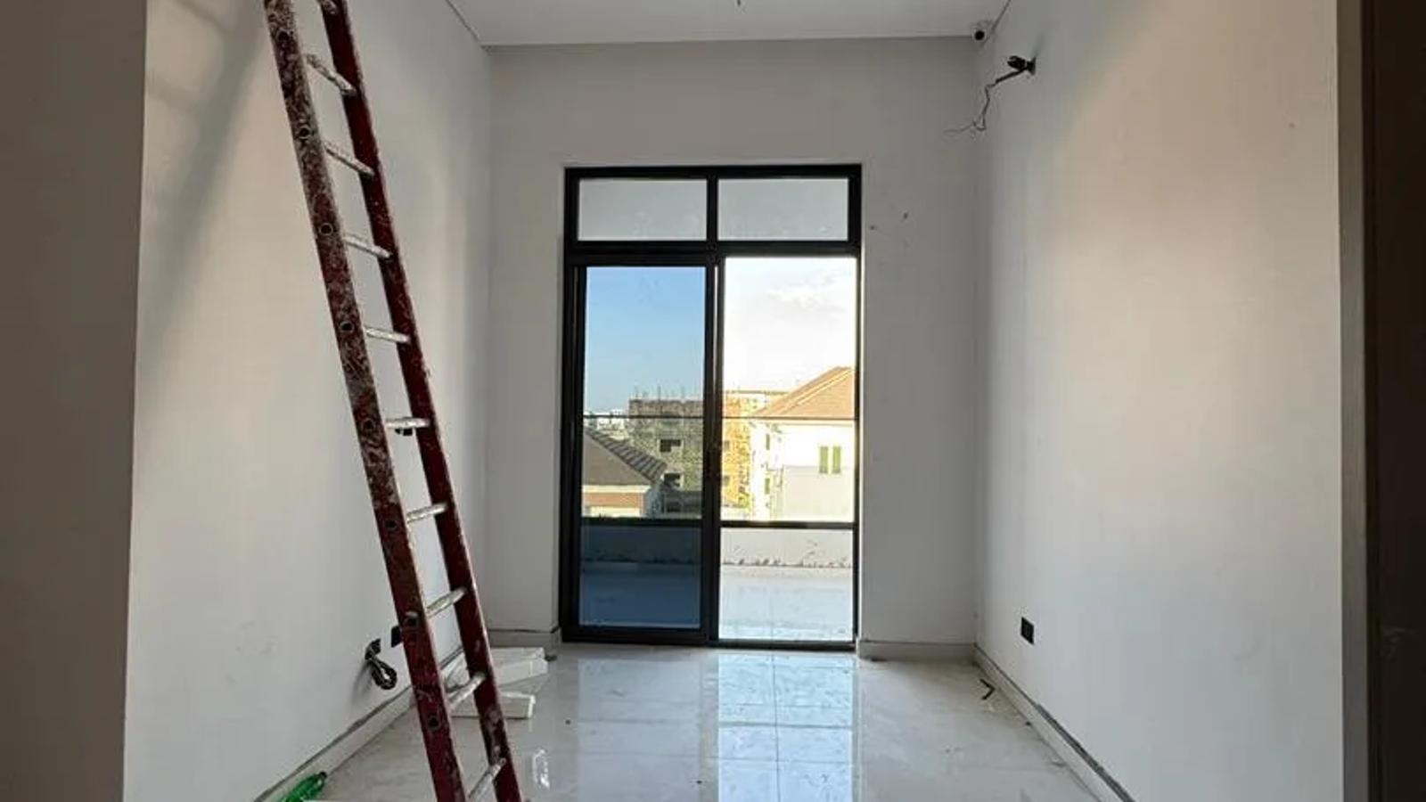 5 Bedroom Fully Detached Duplex