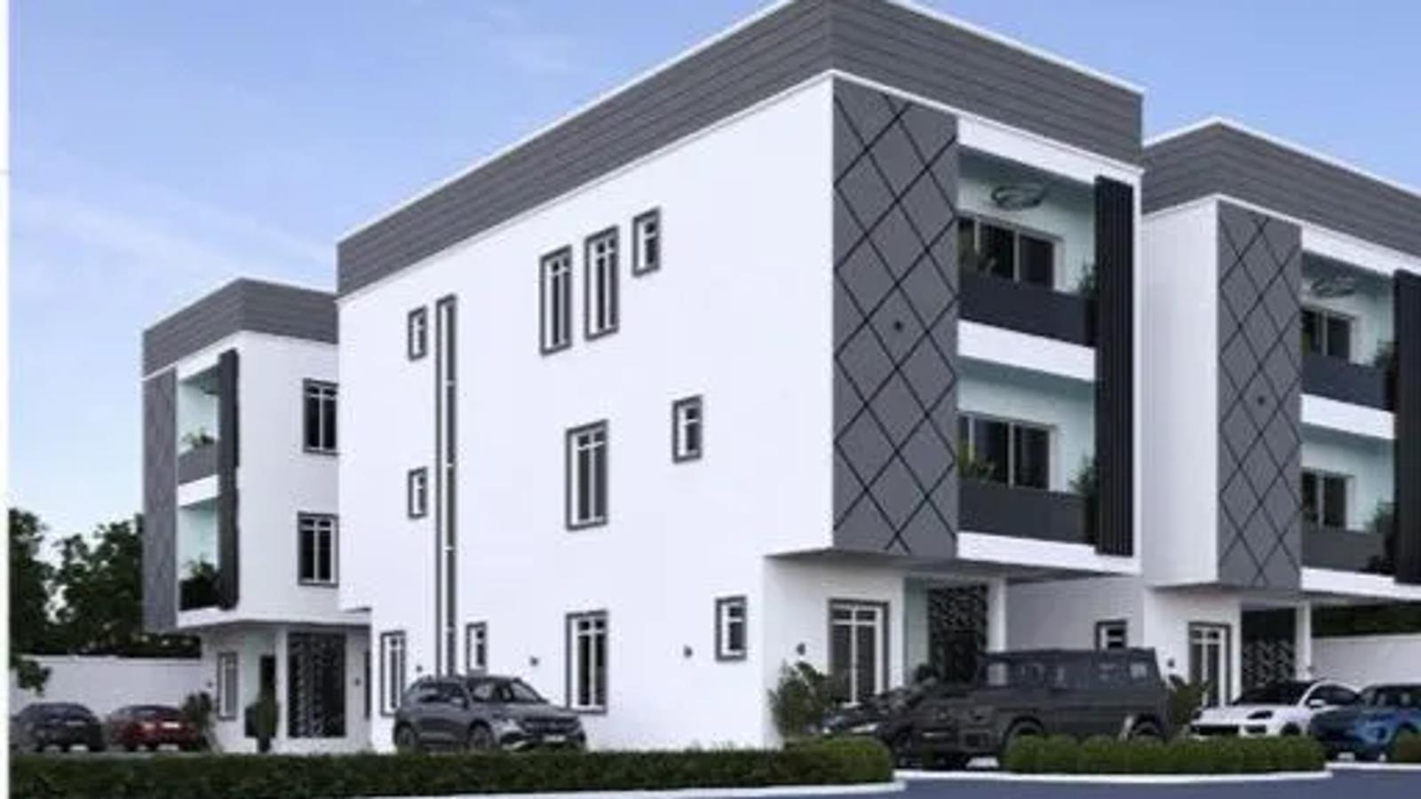 5 BEDROOM FULLY-DETACHED DUPLEX