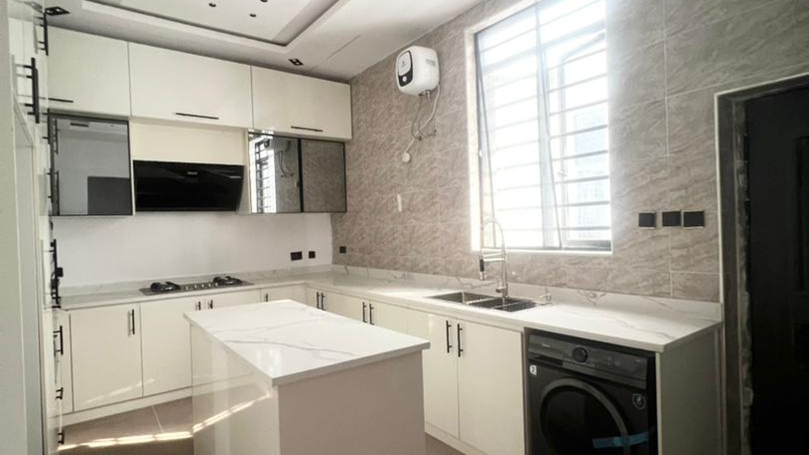 5 Bedroom Fully Detached Duplex