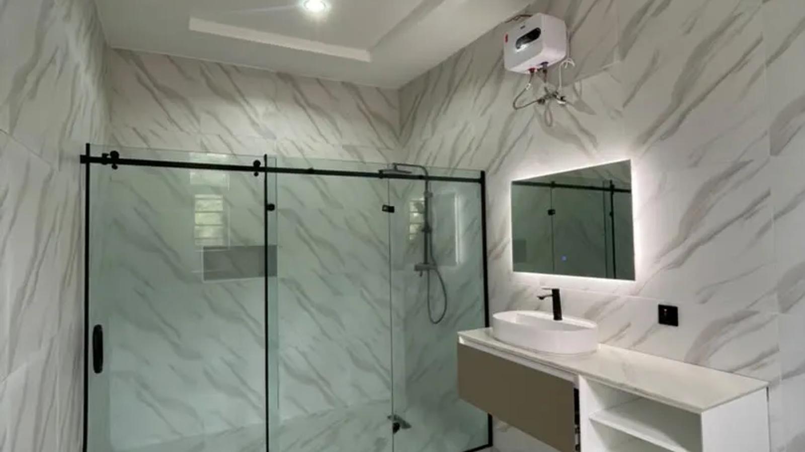 5 Bedroom Fully Detached Duplex