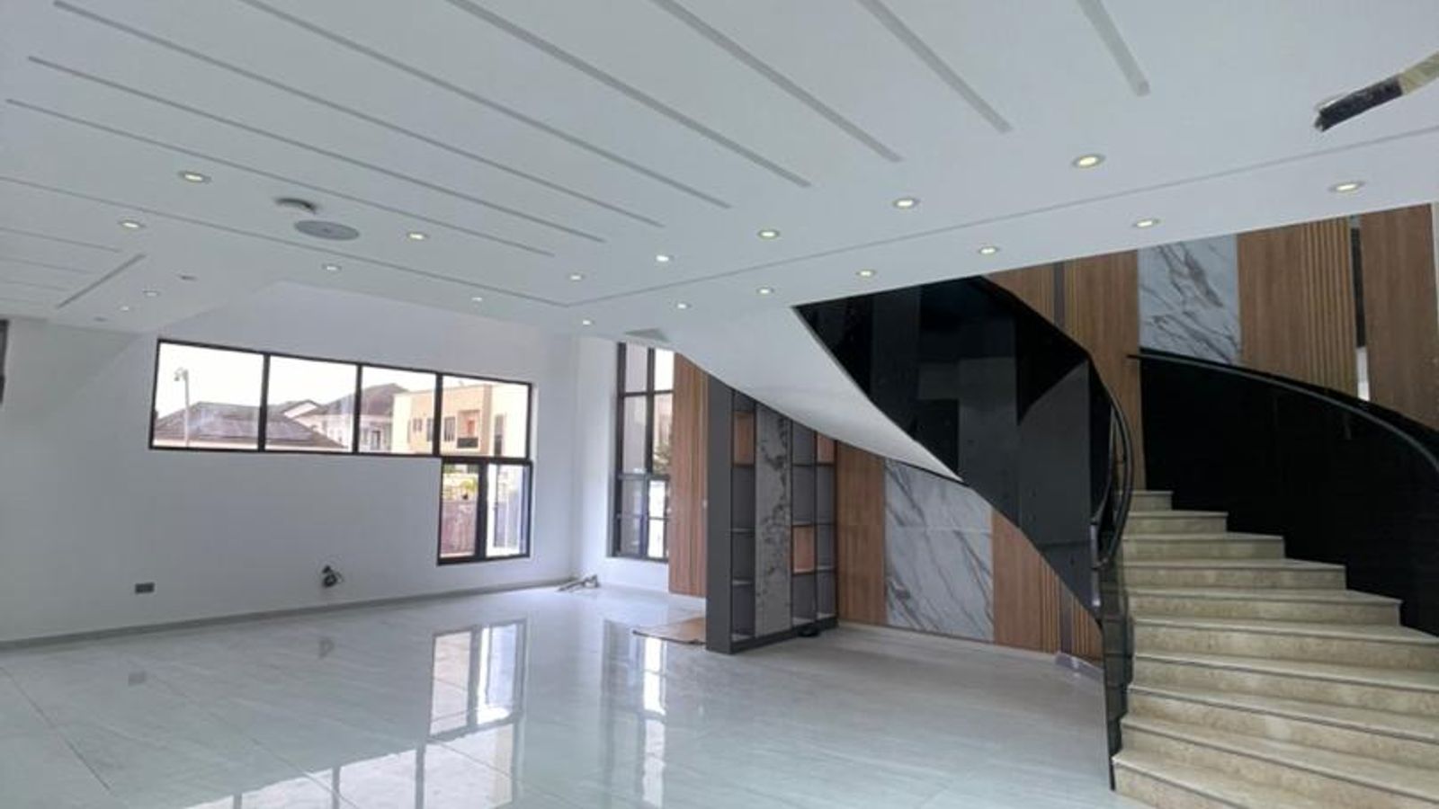 5 Bedroom Fully Detached Duplex