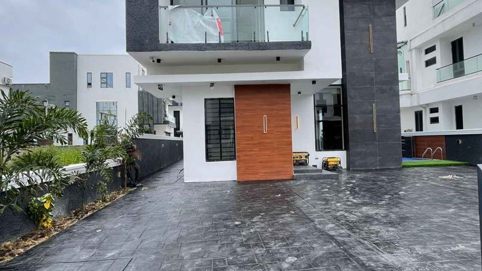 5 Bedroom